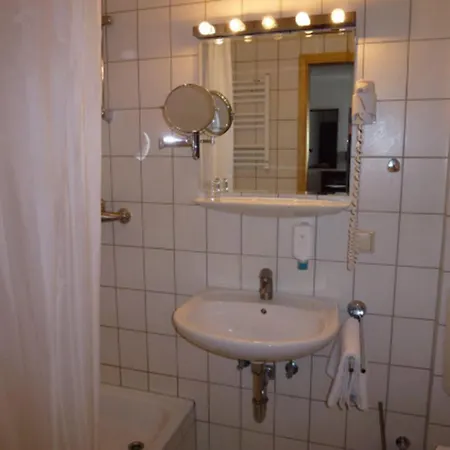 Wildunger Hof Mit Gemeinschaftskueche Отель Бад-Вильдунген